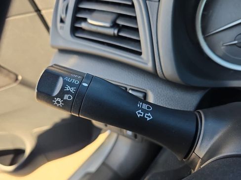 Used 2019 Nissan Sentra S image 25