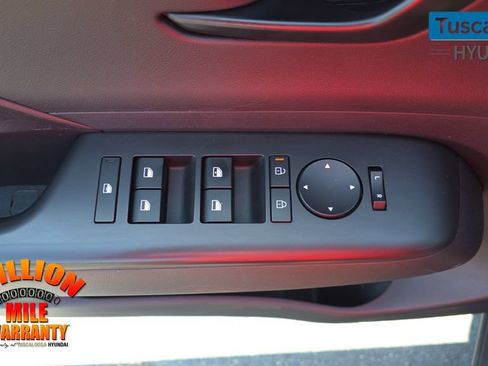 Used 2025 Hyundai Kona SEL AWD/4WD image 13