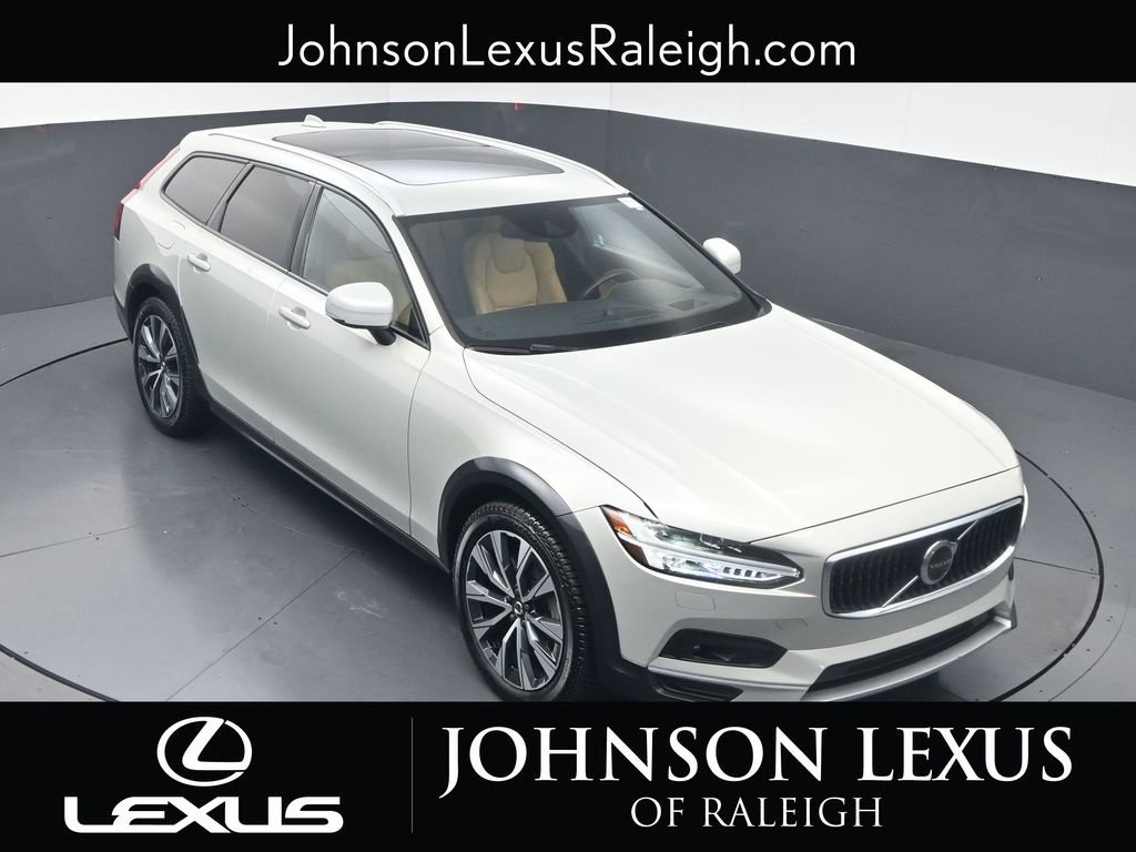 Used 2021 Volvo V90 T6 Cross Country AWD/4WD image 18