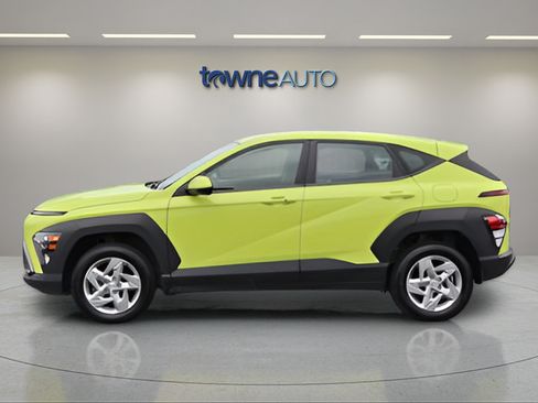 Used 2024 Hyundai Kona SE AWD/4WD image 3