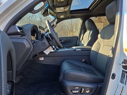 New 2026 Lexus LX 600 4WD w/ Luxury Package image 9