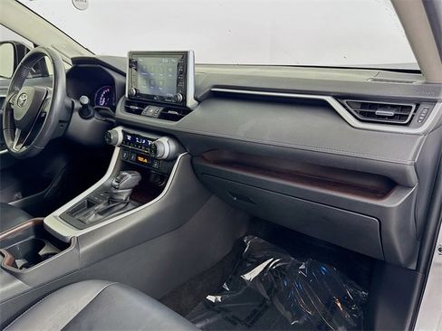 Used 2021 Toyota RAV4 Limited image 46