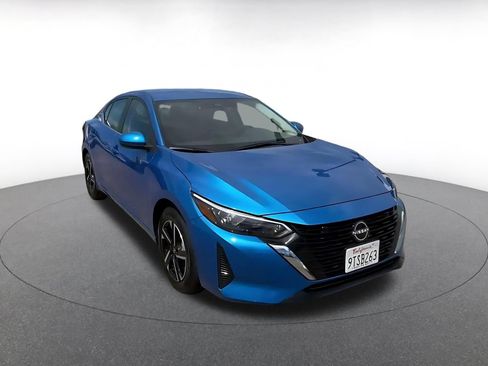Used 2025 Nissan Sentra SV FWD image 3