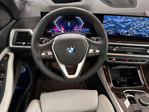 Used 2025 BMW X5 xDrive50e w/ Premium Package image 14