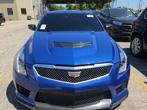Used 2019 Cadillac ATS V w/ Luxury Package RWD image 2