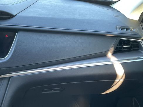 Used 2019 Cadillac XT5 Premium Luxury w/ LPO, Black Ice Package image 16