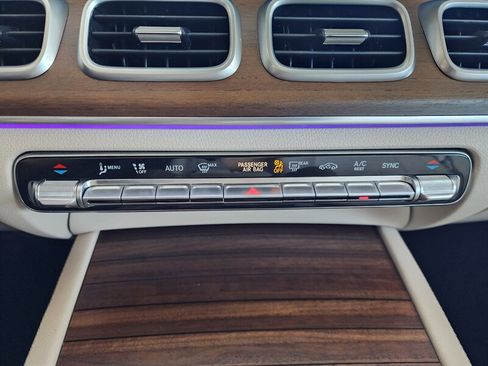 Used 2023 Mercedes-Benz GLE 350 4MATIC w/ AMG Line Exterior image 52