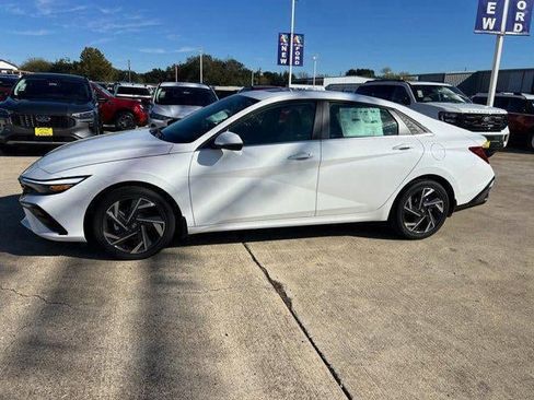 New 2026 Hyundai Elantra Limited FWD image 93