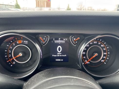 Used 2022 Jeep Wrangler Unlimited Sport image 12