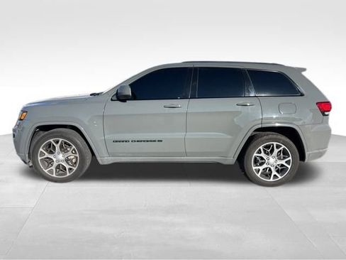 Used 2022 Jeep Grand Cherokee Laredo X image 8