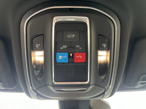 Used 2024 Jeep Grand Cherokee Altitude RWD image 29