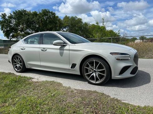 Used 2025 Genesis G70 2.5T image 7