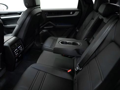 Certified 2026 Porsche Cayenne S AWD/4WD image 34