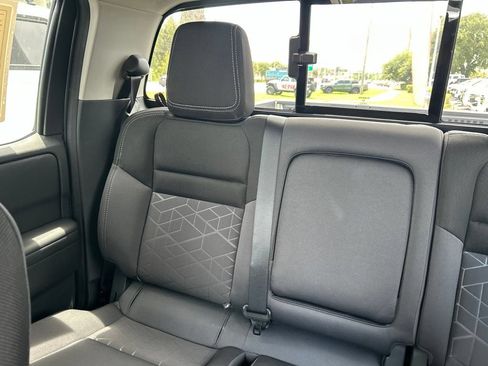 Certified 2025 Nissan Frontier SV w/ SV Convenience Package AWD/4WD image 14