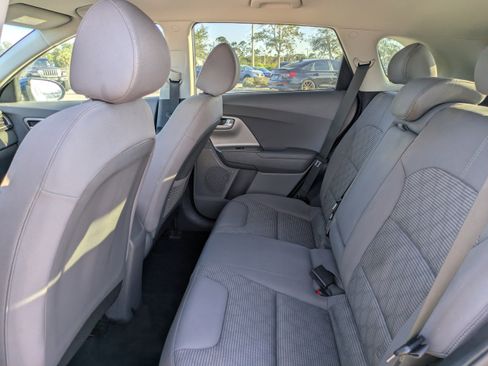 Certified 2017 Kia Niro LX image 13
