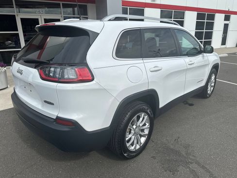 Used 2019 Jeep Cherokee Latitude w/ Cold Weather Group FWD image 8