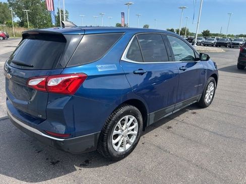 Used 2020 Chevrolet Equinox LT w/ Driver Convenience Package FWD image 5