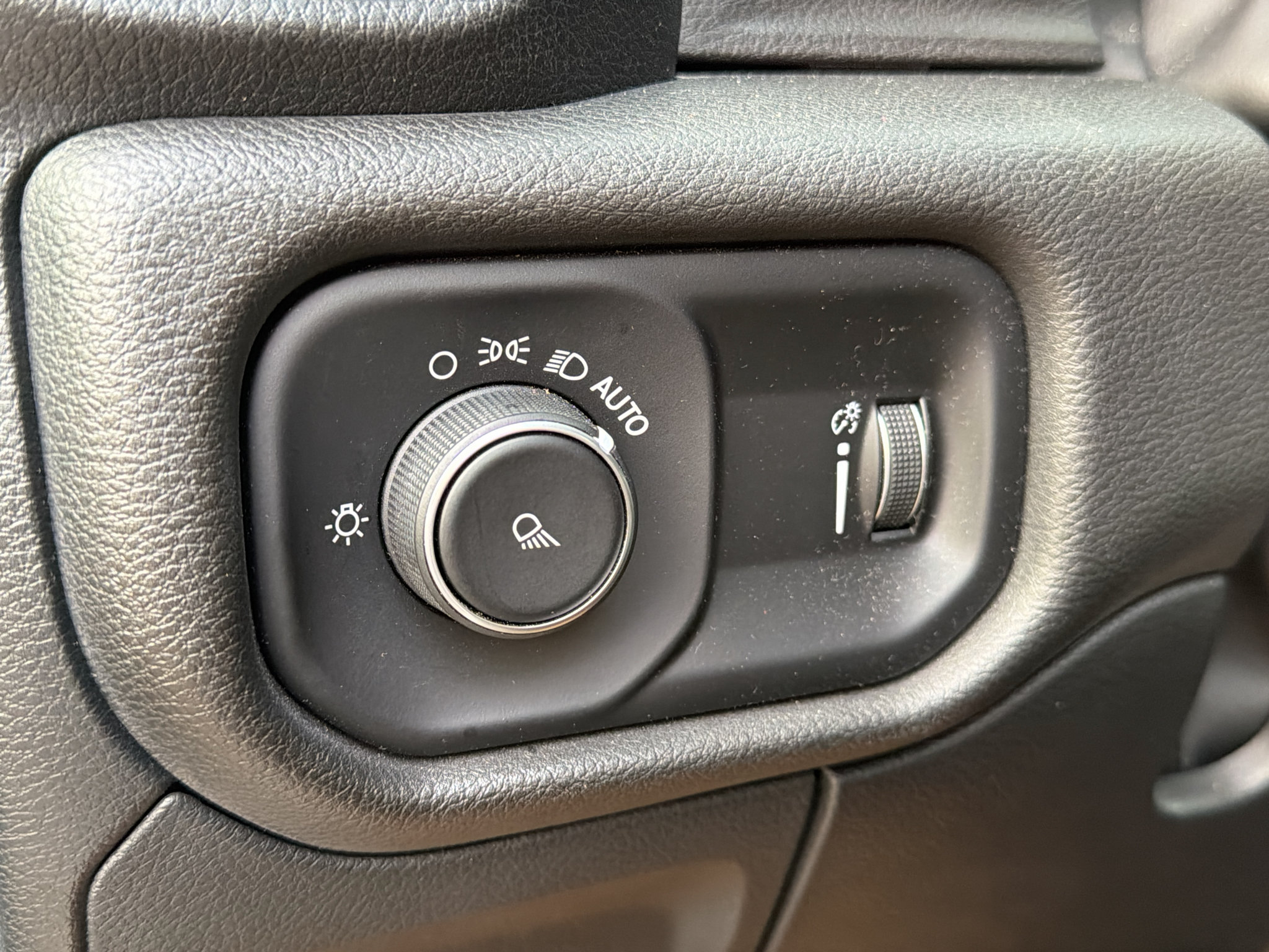 Used 2023 RAM 1500 Tradesman AWD/4WD image 14