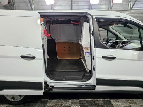 Used 2016 Ford Transit Connect XLT image 11