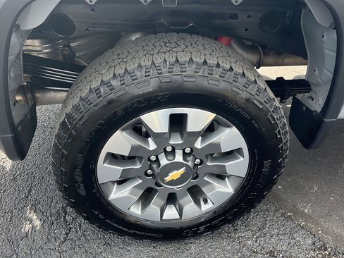 Used 2025 Chevrolet Silverado 2500 Custom w/ Custom Value Package image 32