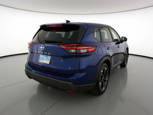 Used 2025 Nissan Rogue SV image 9