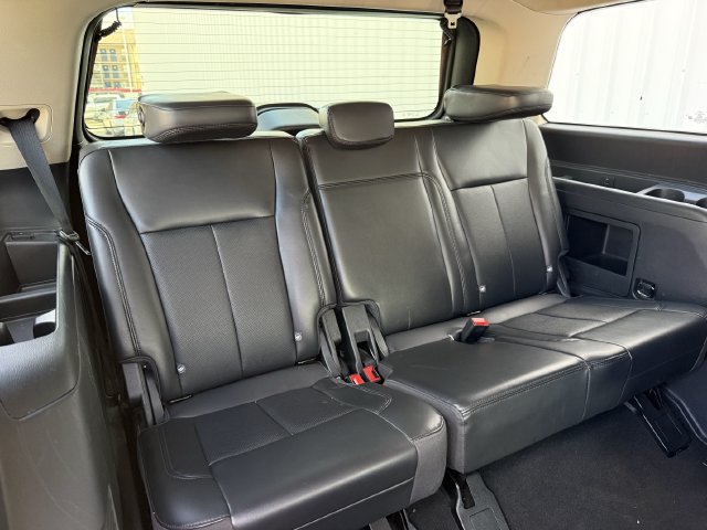 Used 2024 Ford Expedition XLT RWD image 32