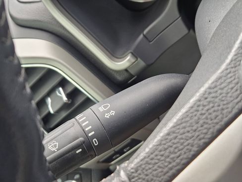 Used 2022 Ford F350 Lariat w/ Chrome Package image 28