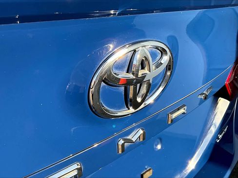 Certified 2023 Toyota Camry SE image 29