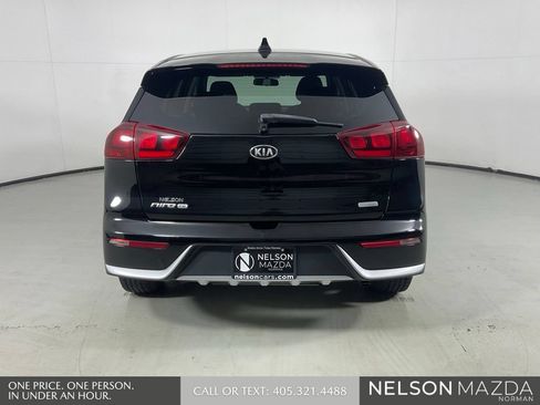 Used 2017 Kia Niro FE FWD image 7