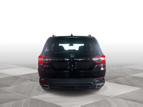 Used 2023 Honda Pilot Sport image 7