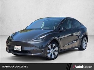 Used 2024 Tesla Model Y Long Range AWD/4WD video 1