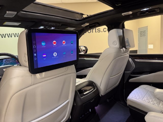 Used 2026 Cadillac Escalade Platinum Luxury w/ LPO, Floor Liner Package AWD/4WD image 24