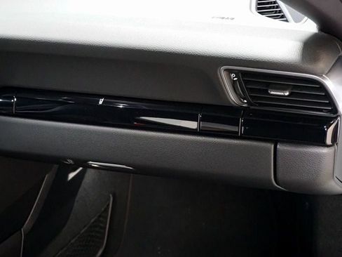 Used 2019 Porsche 911 Carrera image 39