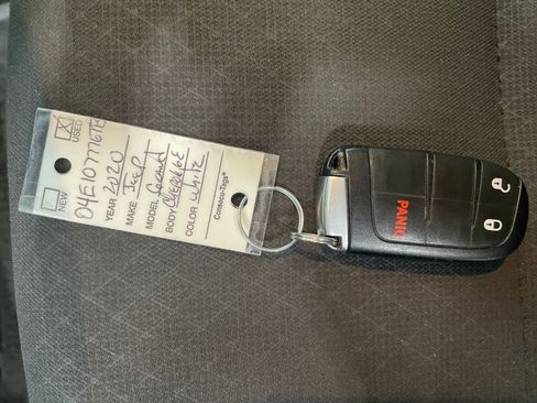 Used 2020 Jeep Grand Cherokee Laredo image 19