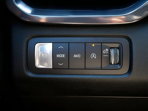 Used 2025 GMC Acadia AT4 w/ LPO, Floor Liner Package AWD/4WD image 18