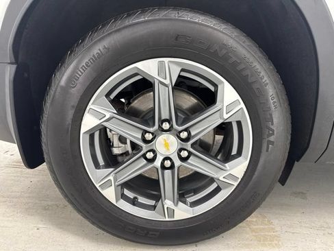 Used 2024 Chevrolet Blazer LT w/ Convenience Package FWD image 32