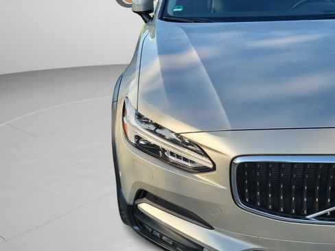 Used 2019 Volvo V90 T5 Cross Country AWD/4WD image 13