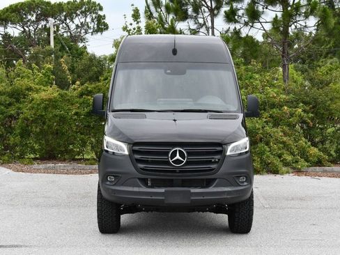 Used 2024 Mercedes-Benz Sprinter 2500 image 41
