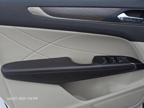 Used 2019 Lincoln MKC Reserve w/ MKC Technology Package FWD image 15