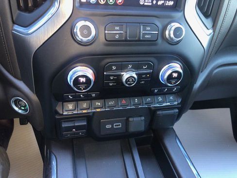 Used 2023 GMC Sierra 3500 Denali w/ Denali Ultimate Package image 13