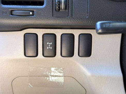 Used 2007 Toyota 4Runner SR5 AWD/4WD image 19