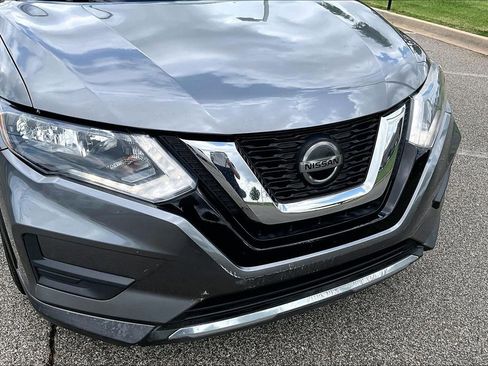Used 2019 Nissan Rogue S FWD image 30