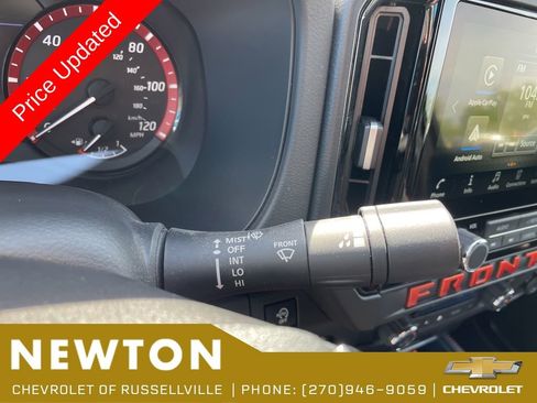Used 2025 Nissan Frontier PRO-4X AWD/4WD image 16