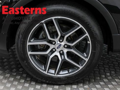 Used 2019 Ford Explorer Sport image 33