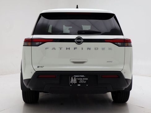 Used 2024 Nissan Pathfinder S image 8