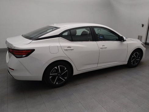 Used 2024 Nissan Sentra SV FWD image 10