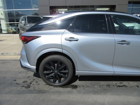 Used 2024 Lexus RX 500h F Sport AWD/4WD image 11