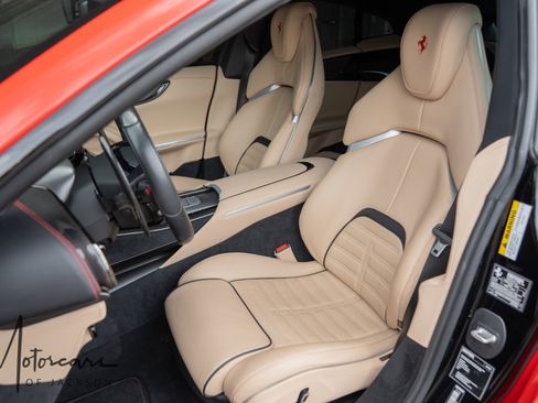 Used 2024 Ferrari Purosangue AWD/4WD image 22