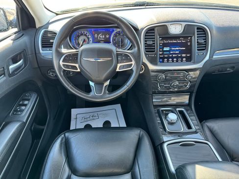 Used 2021 Chrysler 300 Touring L AWD/4WD image 19