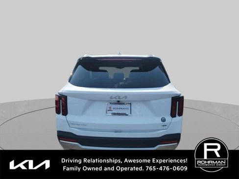 Used 2024 Kia Sorento S AWD/4WD image 5